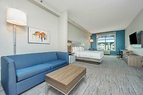 Holiday Inn Express Hotel & Suites Charleston Arpt-Conv Ctr by IHG