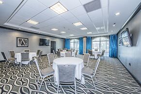 Holiday Inn Express Hotel & Suites Charleston Arpt-Conv Ctr by IHG