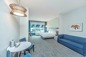 Holiday Inn Express Hotel & Suites Charleston Arpt-Conv Ctr by IHG