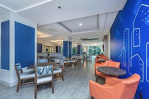 Holiday Inn Express Hotel & Suites Charleston Arpt-Conv Ctr by IHG