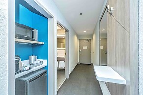 Holiday Inn Express Hotel & Suites Charleston Arpt-Conv Ctr by IHG