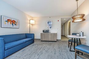 Holiday Inn Express Hotel & Suites Charleston Arpt-Conv Ctr by IHG
