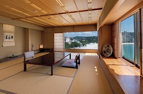Shiraraso Grand Hotel