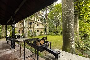 Hotel Parkside & Swimming Pool-Between Greenery and Azure ,Your Perfec