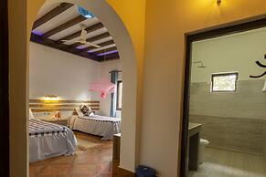 Hotel Parkside & Swimming Pool-Between Greenery and Azure ,Your Perfec