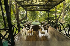 Hotel Parkside & Swimming Pool-Between Greenery and Azure ,Your Perfec