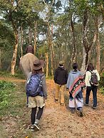 Hotel Parkside & Swimming Pool-Between Greenery and Azure ,Your Perfec
