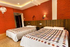 Hotel Parkside & Swimming Pool-Between Greenery and Azure ,Your Perfec