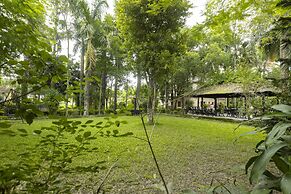 Hotel Parkside & Swimming Pool-Between Greenery and Azure ,Your Perfec