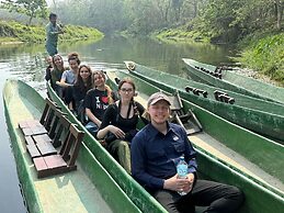 Hotel Parkside & Swimming Pool-Between Greenery and Azure ,Your Perfec