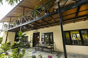 Hotel Parkside & Swimming Pool-Between Greenery and Azure ,Your Perfec