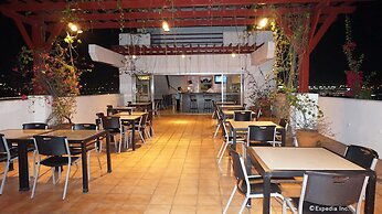 Nichols Airport Hotel