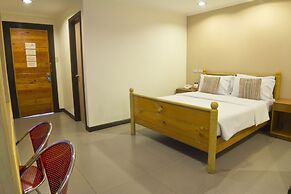 Nichols Airport Hotel