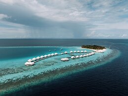 Diamonds Athuruga Maldives Resort & Spa