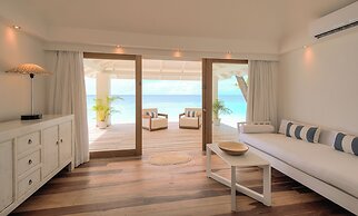 Diamonds Athuruga Maldives Resort & Spa