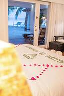 Diamonds Athuruga Maldives Resort & Spa