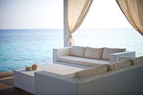 Diamonds Athuruga Maldives Resort & Spa