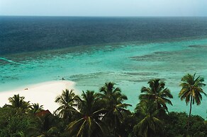 Diamonds Athuruga Maldives Resort & Spa