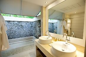 Diamonds Athuruga Maldives Resort & Spa