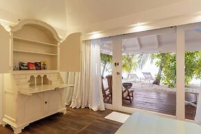 Diamonds Athuruga Maldives Resort & Spa