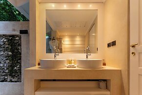 Diamonds Athuruga Maldives Resort & Spa