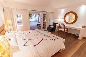 Diamonds Athuruga Maldives Resort & Spa