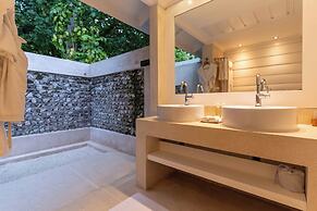 Diamonds Athuruga Maldives Resort & Spa