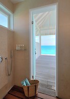 Diamonds Athuruga Maldives Resort & Spa