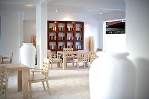 Diamonds Athuruga Maldives Resort & Spa