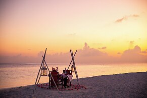 Diamonds Athuruga Maldives Resort & Spa