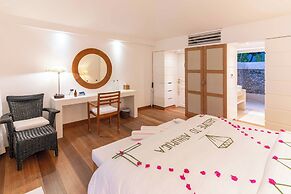 Diamonds Athuruga Maldives Resort & Spa