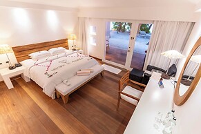 Diamonds Athuruga Maldives Resort & Spa