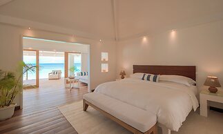 Diamonds Athuruga Maldives Resort & Spa
