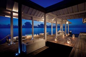 Diamonds Athuruga Maldives Resort & Spa