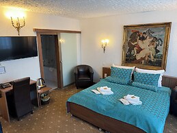 Löwenbräu Köln Hotel & Restaurant