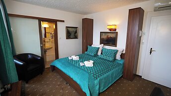 Löwenbräu Köln Hotel & Restaurant