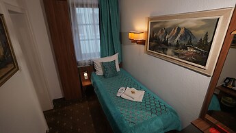 Löwenbräu Köln Hotel & Restaurant