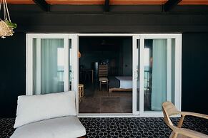 The Waves at Cane Bay