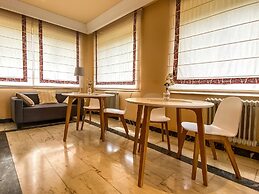 Casablanca Hotel Studios