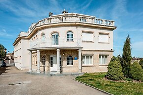 Casablanca Hotel Studios