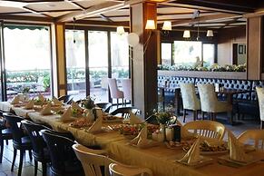 Padok Premium Hotel and Stables