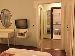 Padok Premium Hotel and Stables