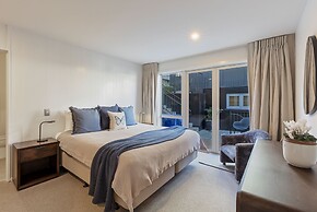 Queenstown House