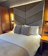 Mondo Hotel