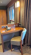 Mondo Hotel