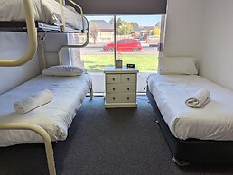 Arkana Motor Inn & Terrace Apartments