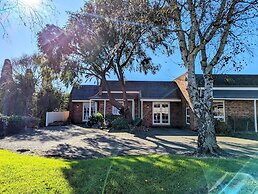 Arkana Motor Inn & Terrace Apartments