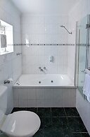 Arkana Motor Inn & Terrace Apartments