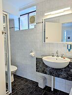 Arkana Motor Inn & Terrace Apartments