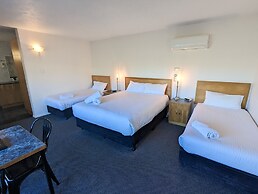 Arkana Motor Inn & Terrace Apartments